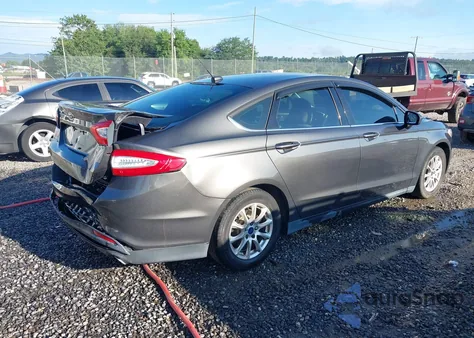 2016 Ford Fusion S z USA, uszkodzony, nr VIN 3FA6P0G70GR375251